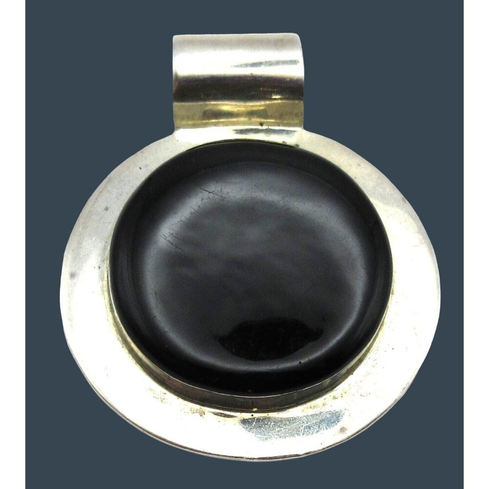 Vintage Artisan Signed Harmon Sterling Silver & Onyx Round Pendant Taxco Mexico